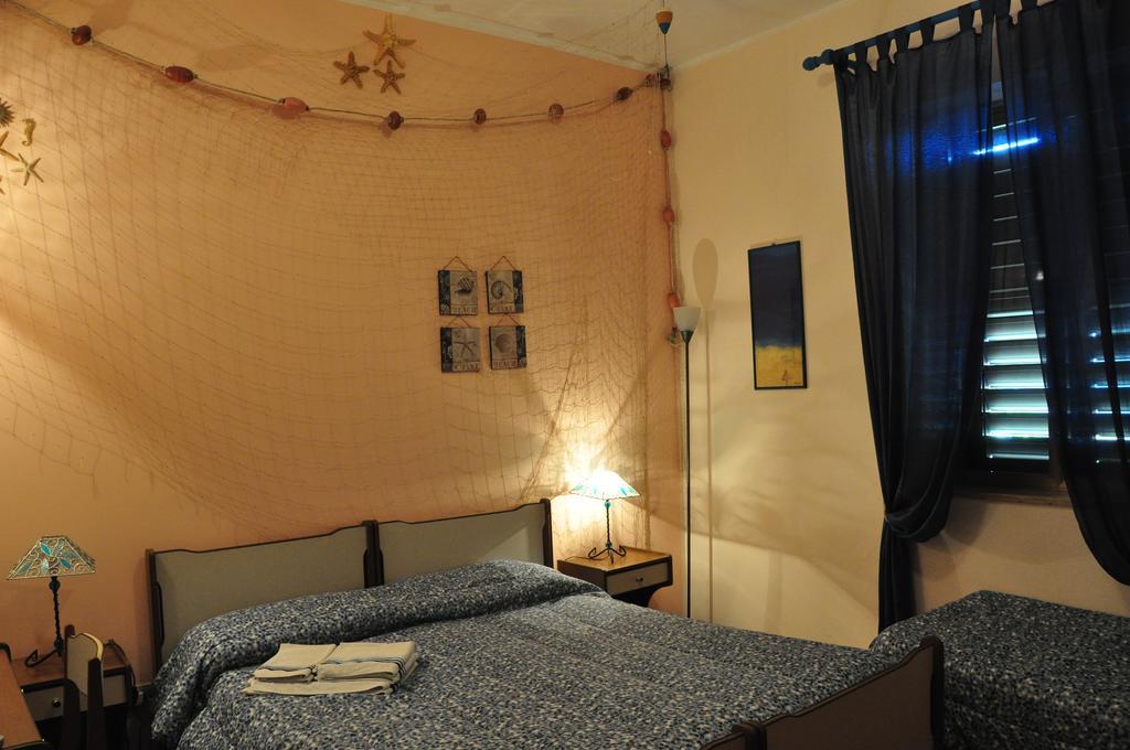 B&B Baia Delle Sirene Giardini-Naxos Habitación foto